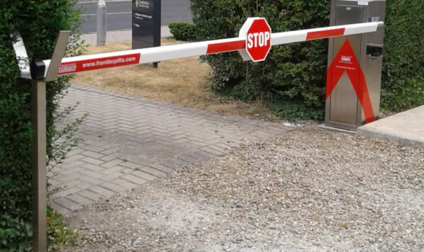 Stainless-Steel-Barriers-1024x686