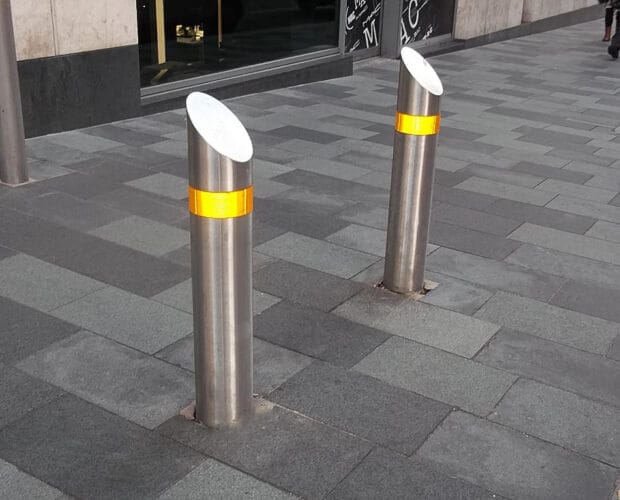 Tella-Stainless-Steel-Bollard-4