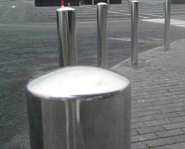 stainless-steel-bollard-secondary-image-KDT101